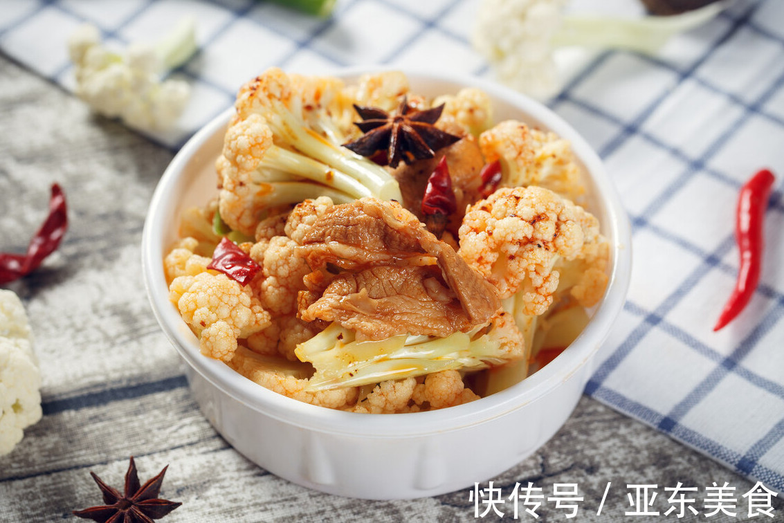 花菜|炒花菜，不焯水也不过油，教你一招，花菜香香脆脆，好吃又入味