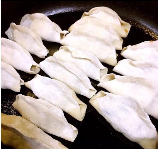 它比饺子还好吃!又香又酥超简单