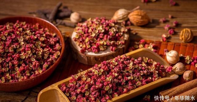 羊肉的时|大雪节气适合吃羊肉,这4种调料缺一不可,炖出来的羊肉不膻特香