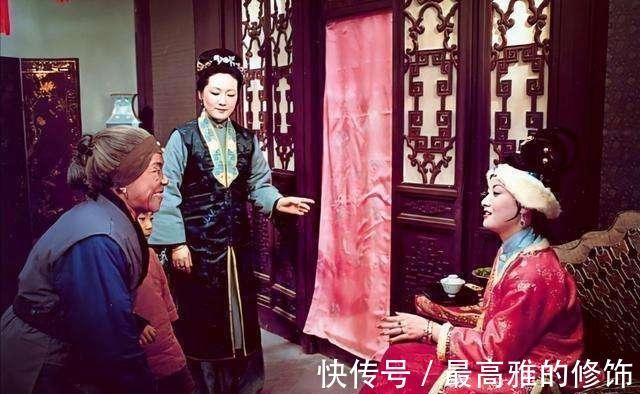 王夫人$贾母的衣服,比王夫人的100两银子高明10倍,这才是贵妇的样子