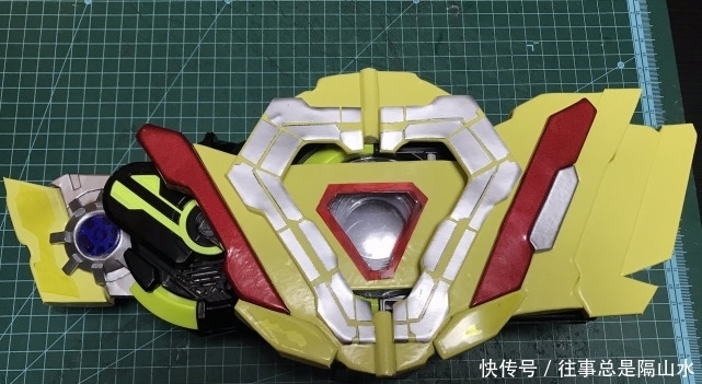 假面骑士:少女自制皮套cos伊兹版零二,这才是漫迷心中的零二