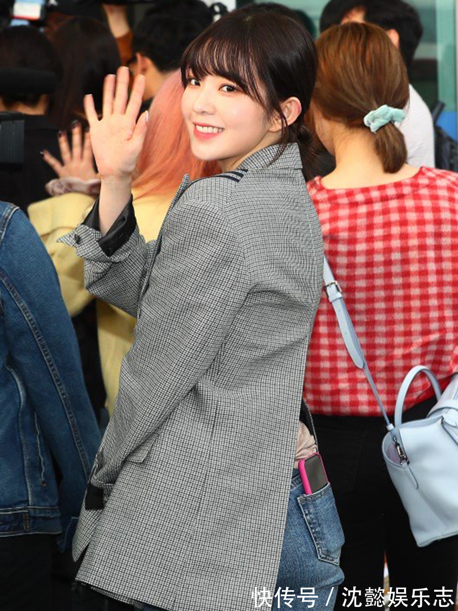 裴珠泫|RedVelvet裴珠泫与朴秀荣,剪个齐刘海,御姐变少女!