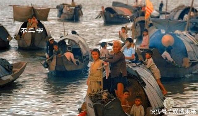 照片拍摄于美越战争|上色老照片:美越战争中的灾难场面,战争之下的人儿眼中满是绝望