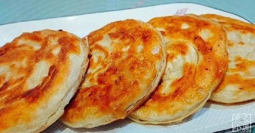  另一边|外面摊贩卖5块钱一个的饼，在家做出来满屋留香，太好吃了！