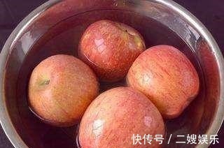 苹果皮|“一天一苹果,医生远离我”,可吃生苹果还是熟苹果,老人要吃对