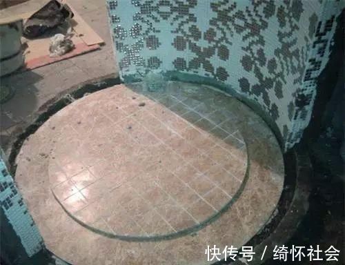 浴室|越来越多人不在浴室贴瓷砖了，现在流行这么弄，省钱好看还实用