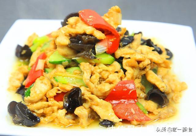 解馋|鸡胸肉这样炒着吃，又嫩又滑，搭配这几种菜，营养均衡又解馋