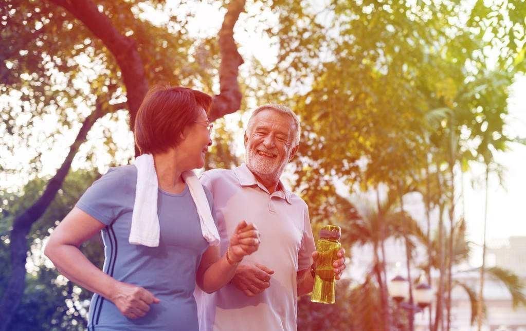 吸烟|一辈子吸烟依然长寿的人,多半有这3个特征,若你也有,或许也行