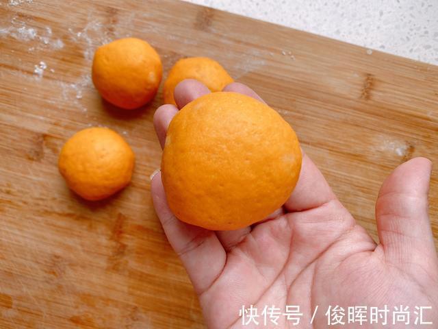 千层饼|南瓜的这个做法火了，加点芝麻，营养丰富，外酥里软比面包还好吃