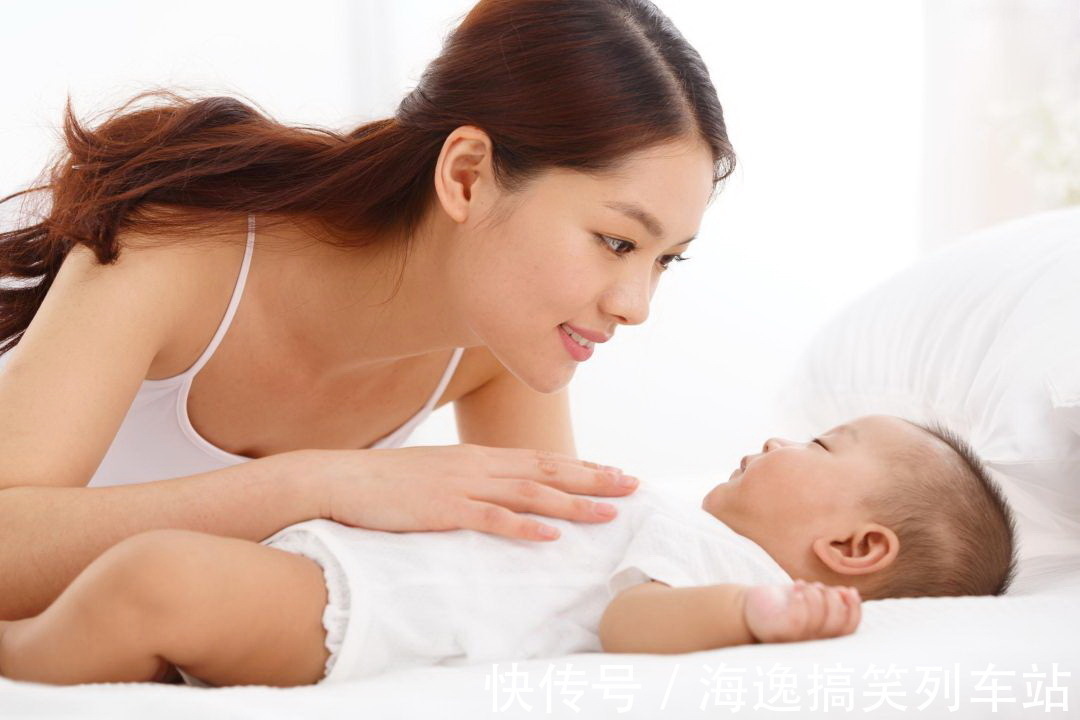 新生儿期|新生儿生长发育快，12种正常生理现象，妈妈别乱处理会害了娃