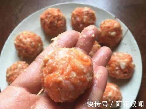 丸子|炸萝卜丸子，用面粉淀粉都不对，加这2样，金黄酥脆，凉了不发软