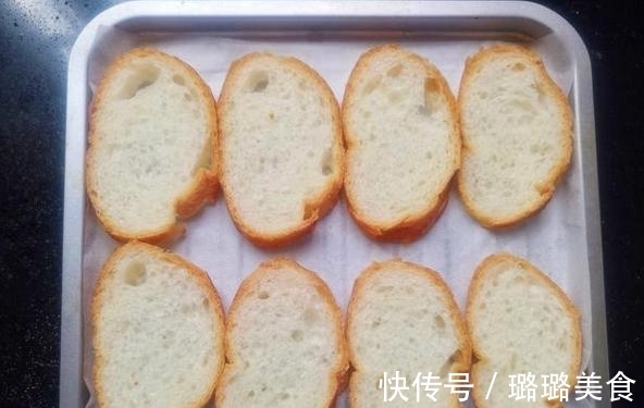 黄油|上班族的快捷早餐，简单“暴力”的蒜香芝士法棍，解馋抗饿两不误