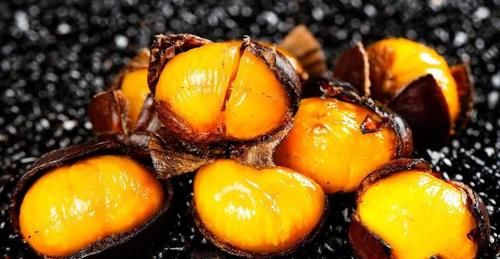 原来给板栗开口很简单，只需要多加1个瓶盖，简单快速还不伤手！