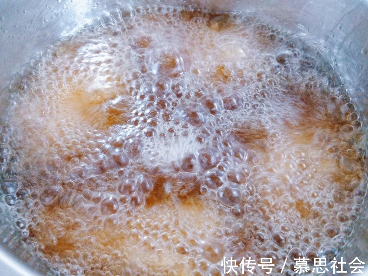 韩式|告别外卖炸鸡，想吃韩式炸鸡在家就能做，酸辣可口，吃了还想吃