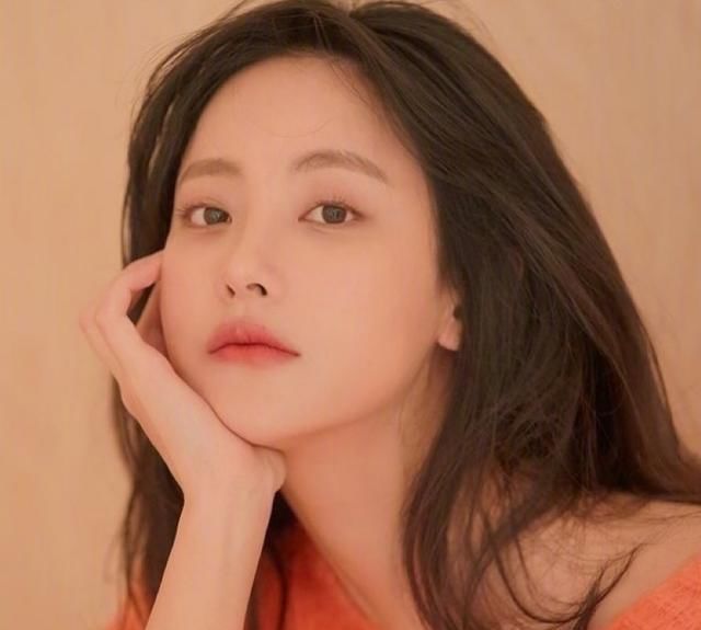 精华液|有4个特点的面膜,就不要再用了,钱花了还伤皮肤