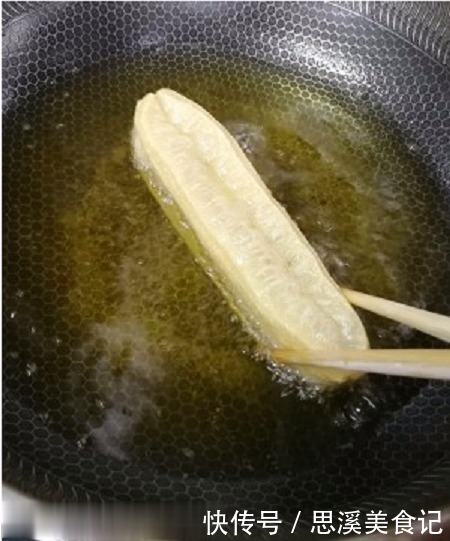 面团|爱吃油条收藏了,教你一招,早上只需几分钟,热腾腾的油条出锅