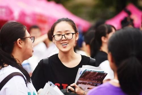 双非大学|这所“高考热点”双非大学，一年经费却比清北多7倍，性价比火了