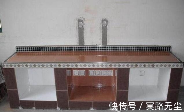 水泥|父亲硬要用水泥砌电视柜,结果大吵一架,完工后大家进门就笑不停