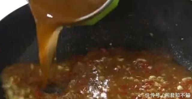 做法|白萝卜最好吃的做法,不水煮不油炸,鲜嫩又多汁,一口一个真过瘾