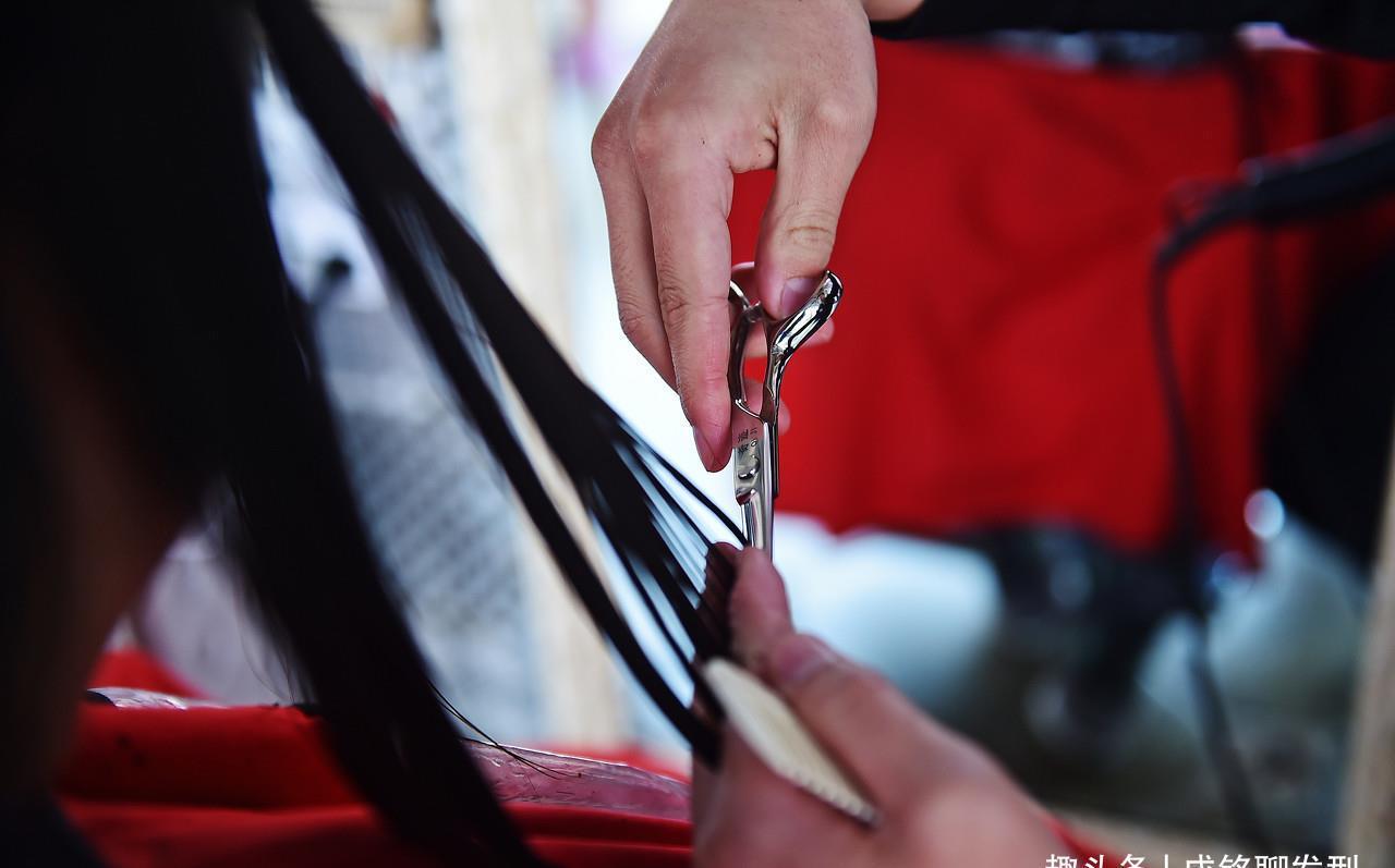 飘逸|碎发太多怎么办?三种方法轻松搞定毛躁碎发,让秀发更飘逸