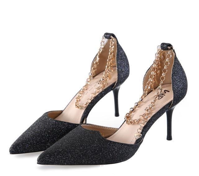 女人味 尖头勾勒出极致女人味,亮片闪耀出别样光芒,穿上高跟鞋撑起气场!