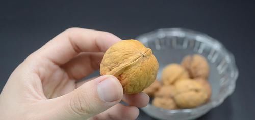 油脂|一天中什么时间吃核桃效果好?好多人都搞不清楚,看完涨知识了