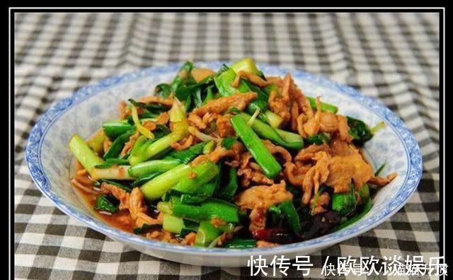 孩子|母亲把小孩寒假作业炒变成菜,蒜头曰记被强制结束,小孩嚎啕大哭
