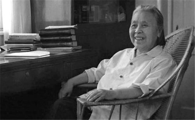 母亲#勇敢女作家丁玲,勇于追求比自己小13岁的助手,幸福度过了后半生