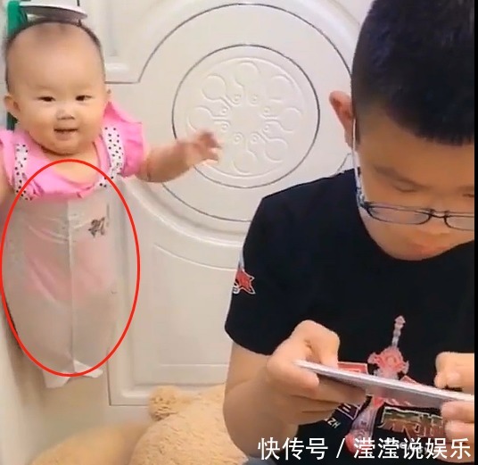 假性近视|“最懒小舅”带外甥女走红,萌娃安静在一边,网友这届舅舅难带