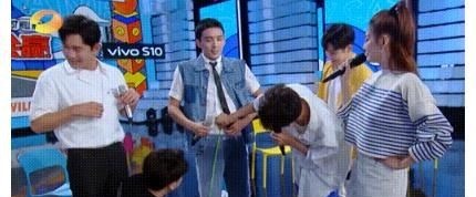 《快本》4位男星現(xiàn)場量腿長，吳磊熊梓淇沒啥，丁程鑫比例讓我愛了