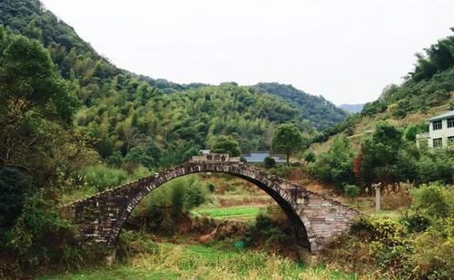 风景|这座古桥始建于宋代，几经变迁如今易址迁建，成为山中最美的风景