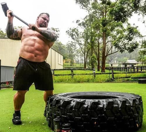 强壮|世界上最强壮的男人，梦想成为施瓦辛格，却练成了胖子