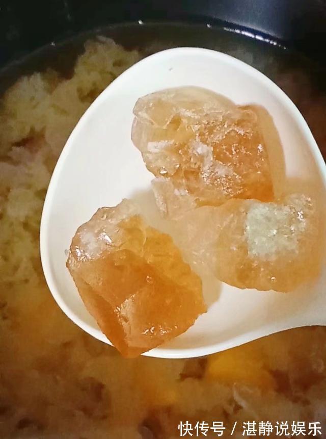 女人|它是“穷人的燕窝”,女人2天吃1次,皮肤光滑,40岁似少女