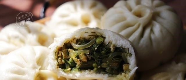 蒸包子时,别再直接上锅蒸了,记住3个诀窍,包子松软好吃不塌陷