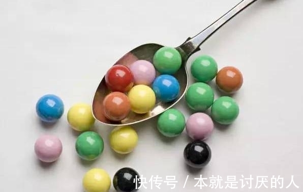 女儿|吃口香糖可致死?女儿死了10年后,伤心欲绝的妈妈发出警告