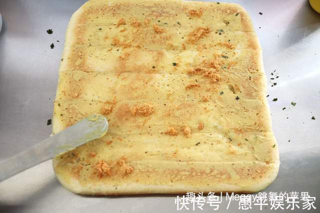 面片|百吃不厌的肉松面包卷,12分钟出炉真省事,早餐可要有口福了