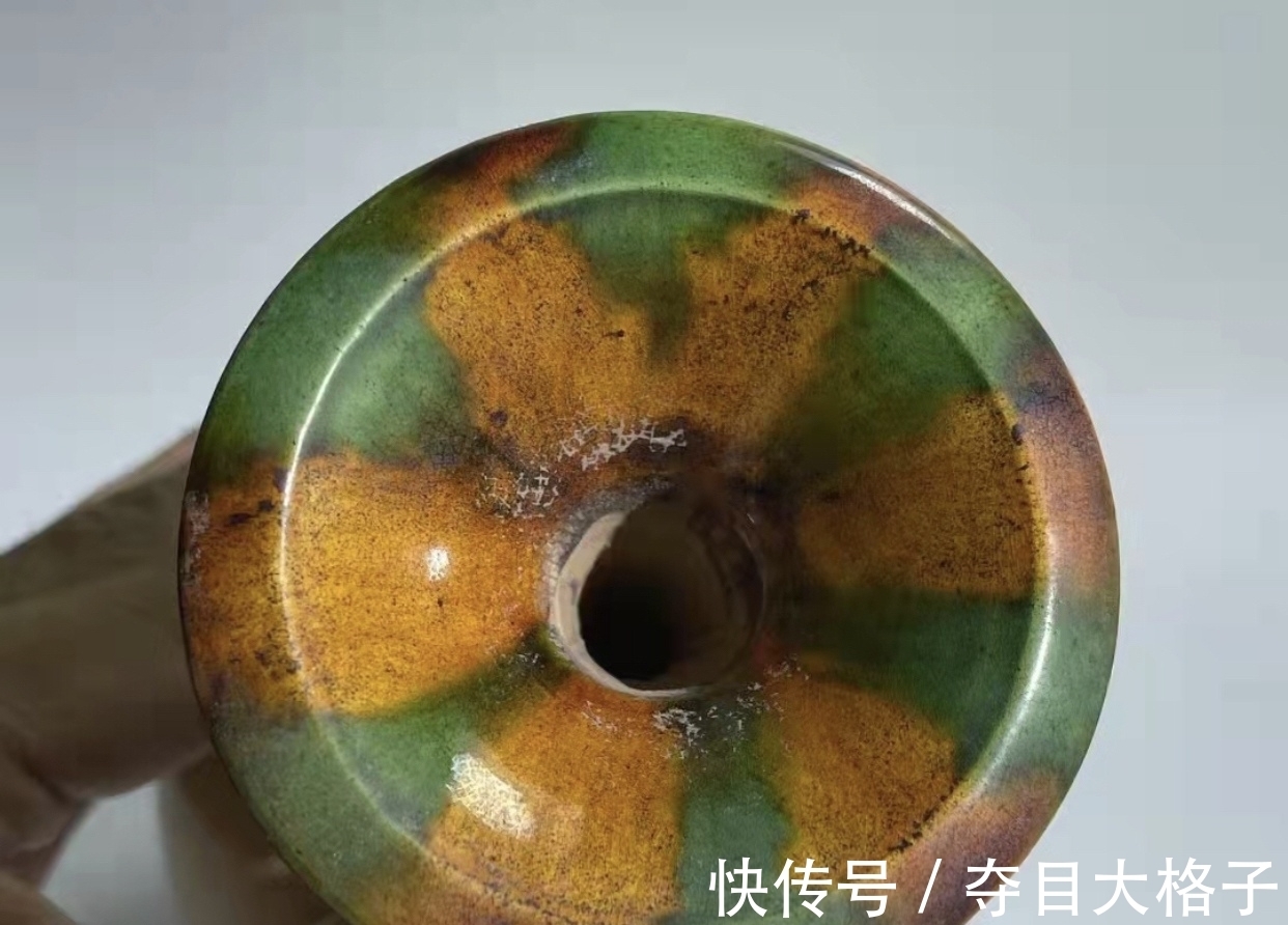 三彩!三彩长颈瓶,仿唐代的一个造型