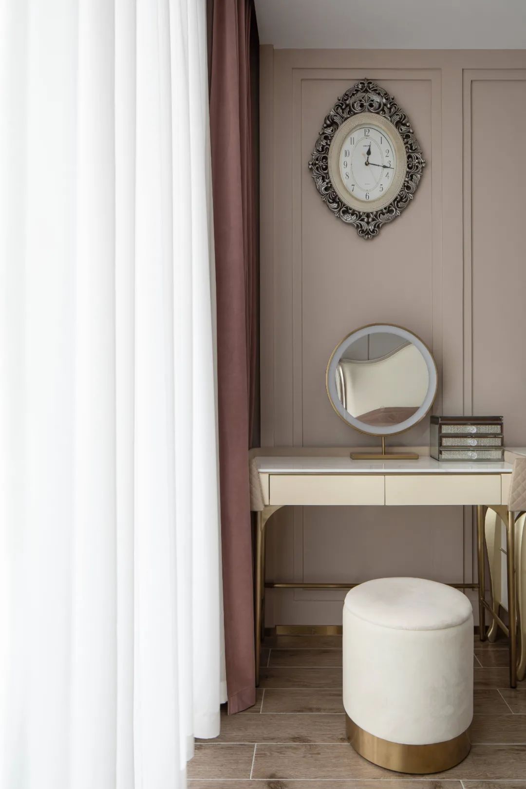 天花|360㎡现代轻奢,有琴房、有舞蹈室,还有独特的楼梯,设计很情趣