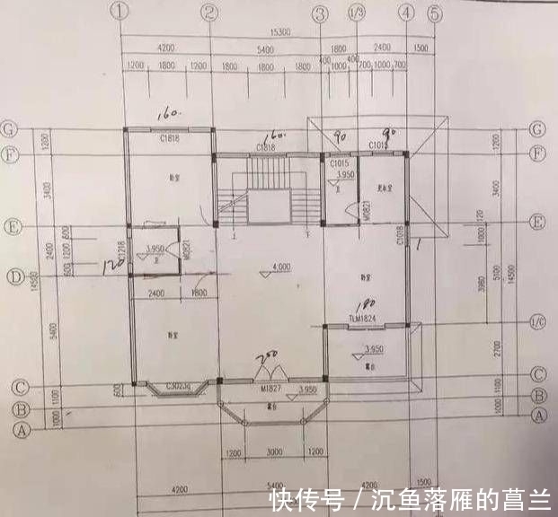 老家|晒晒老家两层小别墅,超爱一楼鱼池,谁说住农村就一定比城里差