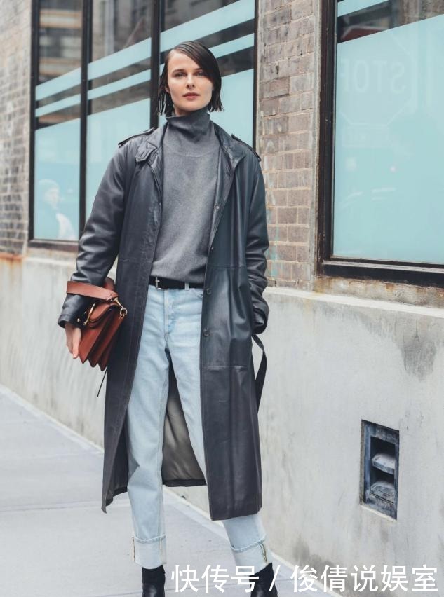 搭配黑色|又到了穿风衣的季节,只会搭牛仔裤?你怕是不知道这三种时髦搭配