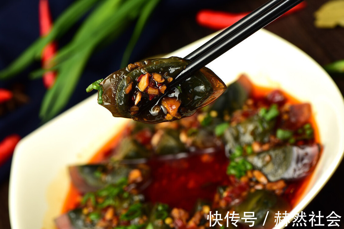 凉拌皮蛋|做凉拌皮蛋,3味料是关键,学会正确做法,皮蛋好吃入味还不腥