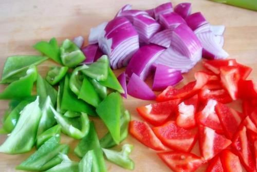 炒猪肝直接下锅炒?难怪又腥又老,多加1个步骤,猪肝又滑又嫩