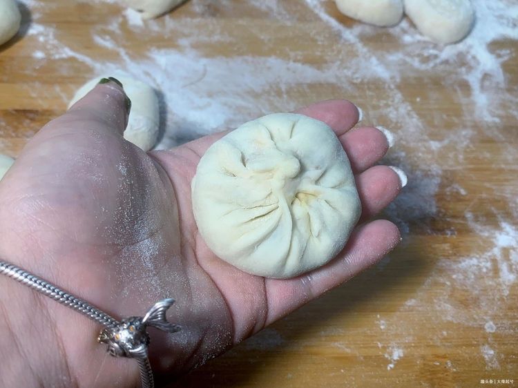 学会了可以摆摊的韭菜粉丝煎包教程，简单好学，内附馅料配方