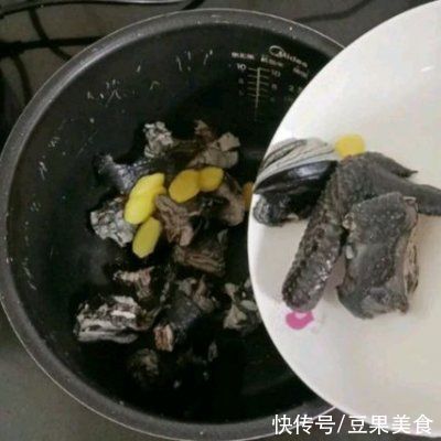乌鸡|#我的养生日常-远离秋燥#乌鸡山药汤
