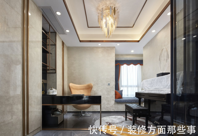 壁龛|200平现代风四居室,三层叠级的方式背景墙+内置壁龛很别致