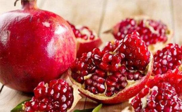 胶原蛋白|女人过了40岁，多吃3种“天然胶原蛋白”，延缓衰老，看上更年轻