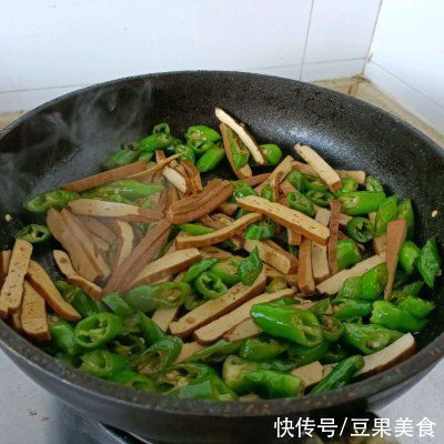 吃货|吃货福利~#不容错过的鲜美滋味#小炒香干的美味秘籍