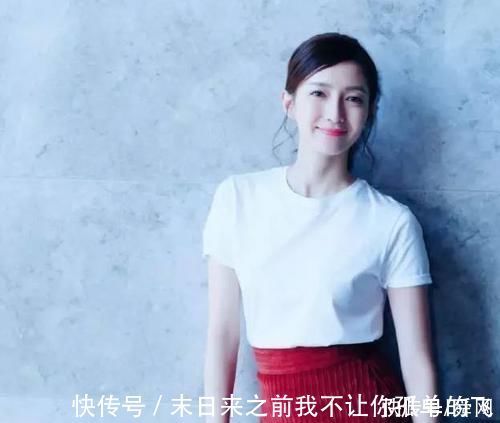 锁骨发 这发型有毒!今年超流行锁骨发,一夜间女明星们全开始这样扎