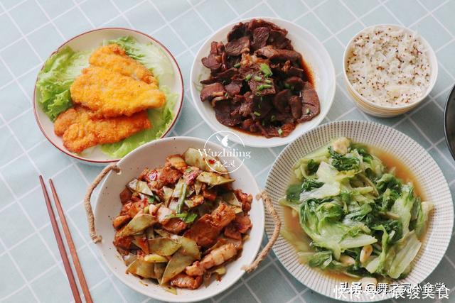  晒晒一家三口的午餐，有肉有海鲜，热量低营养足，全家都爱吃