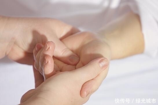 十指連心，每天搓揉手指，可提高免疫力防百病，絕不能錯過